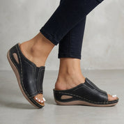 Dettaglio suola ortopedica sandali slip-on donna Amara