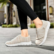 Dettaglio mesh traspirante tomaia scarpe ortopediche donna colore blu
