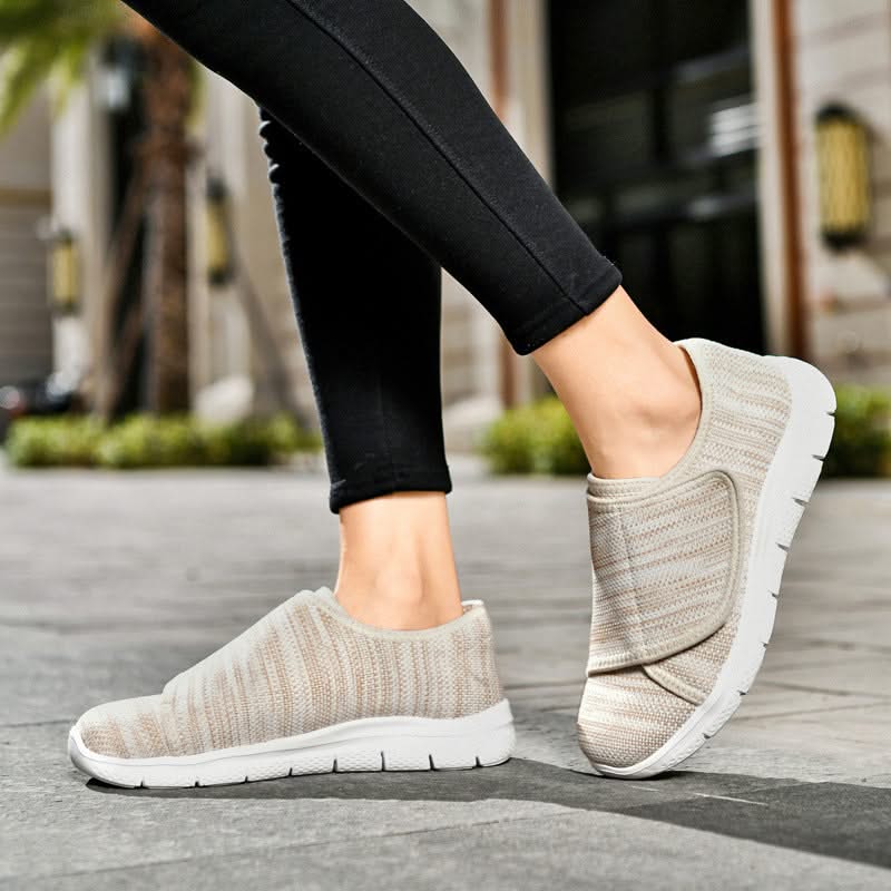 Elvira scarpe larghezza extra con chiusura velcro regolabile colore beige