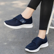 Scarpe comfort donna Serena indossate in contesto quotidiano
