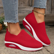Vista dall'alto delle scarpe ortopediche Valeria con design moderno ed elegante