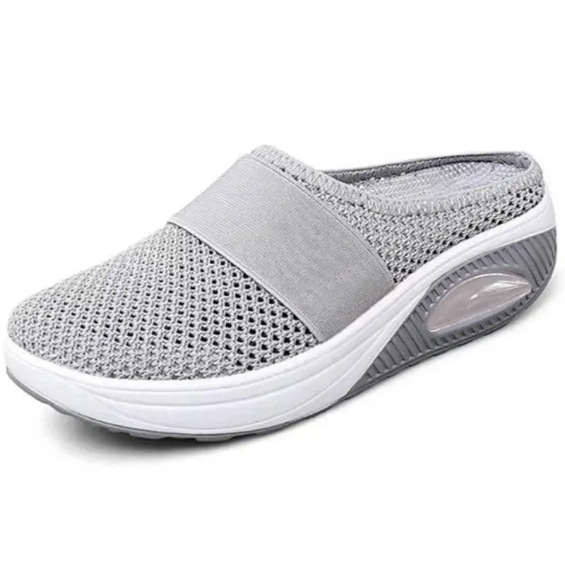 Dettaglio suola zeppa retrò scarpe ortopediche donna