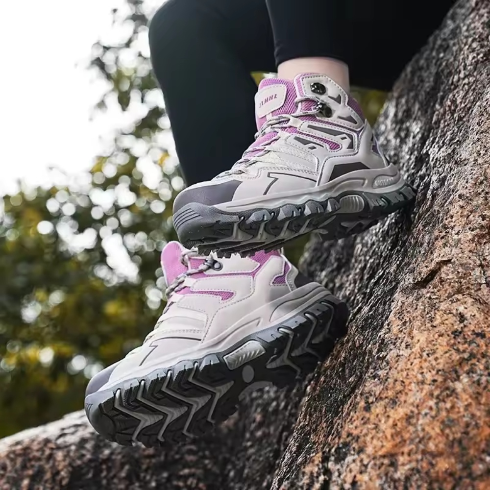Scarpe da escursionismo donna Vetta colore grigio su terreno fangoso