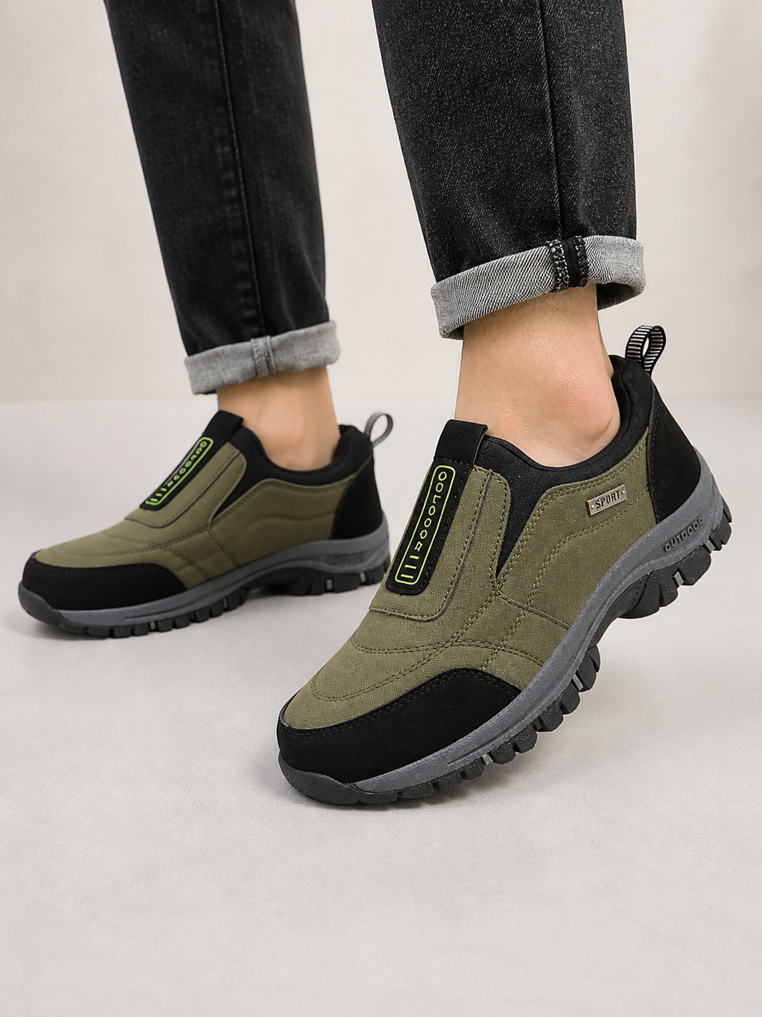 Scarpe slip-on nere da uomo con soletta ammortizzata per uso quotidiano