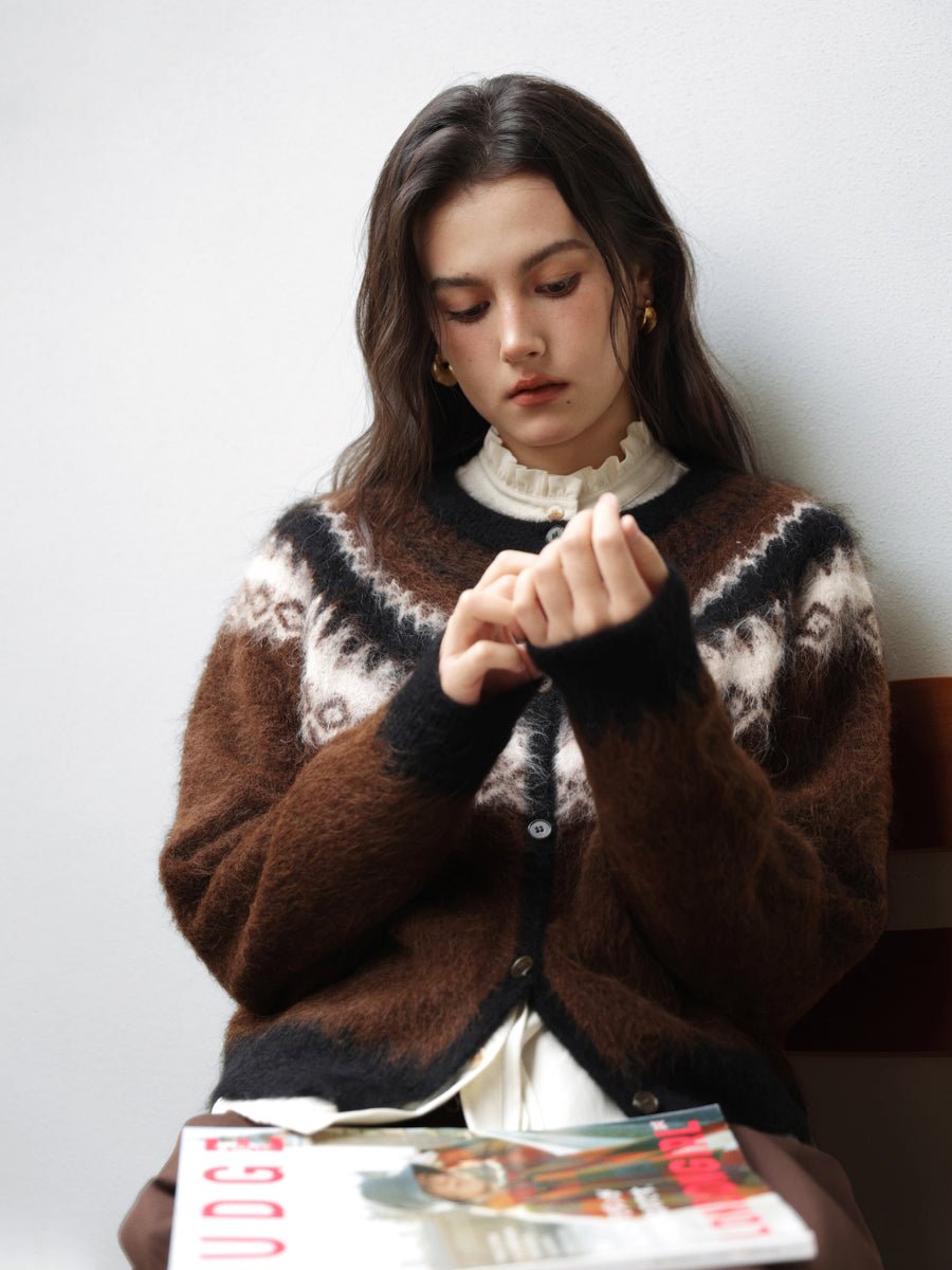 Cardigan in maglia beige da donna con frontale aperto stile elegante