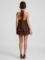 Mini dress donna nero collo halter indossato di giorno