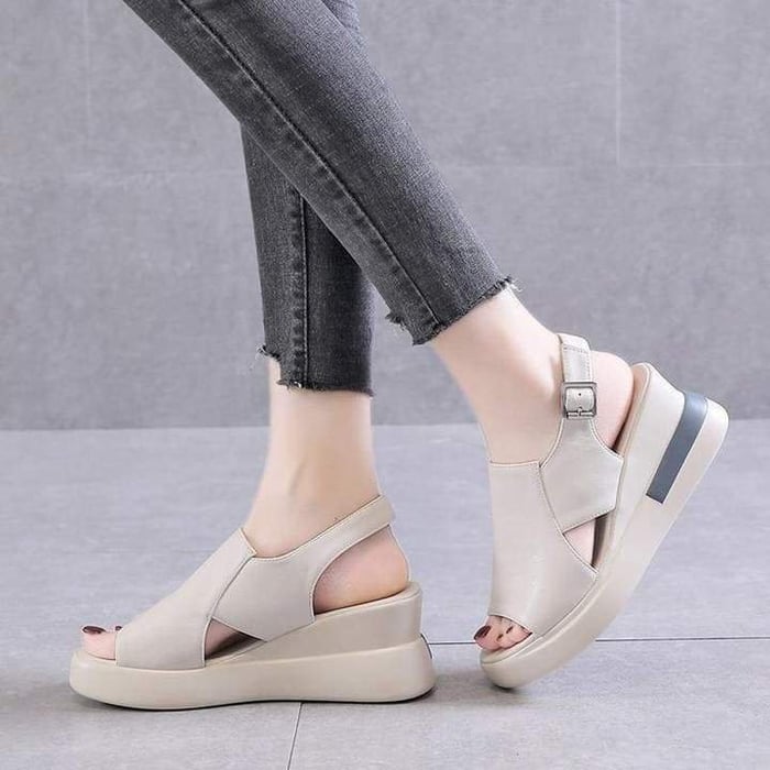 Sandali ortopedici da donna Serena in colore beige con supporto plantare