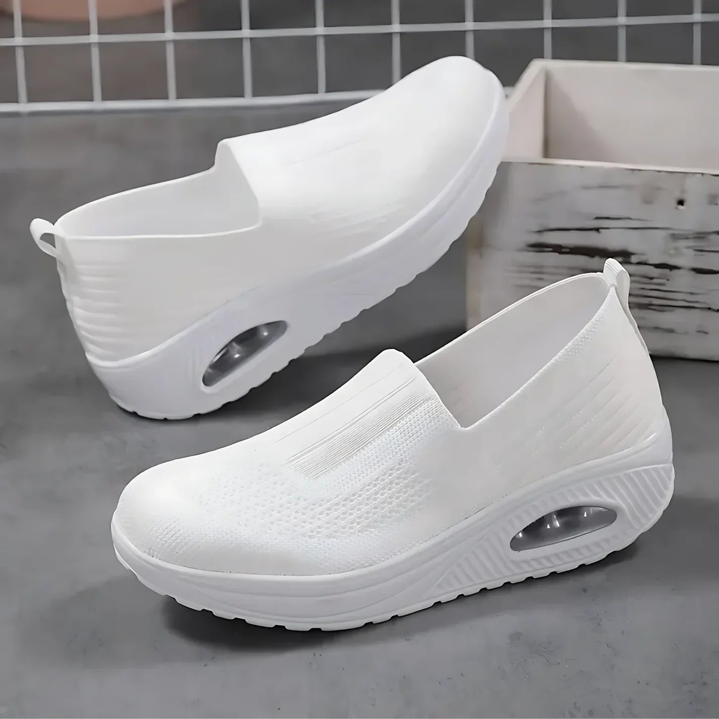 Sneakers ortopediche donna con suola rialzata – vista laterale