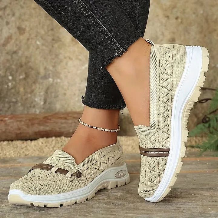 Interno traspirante delle scarpe slip-on Stella per comfort tutto il giorno