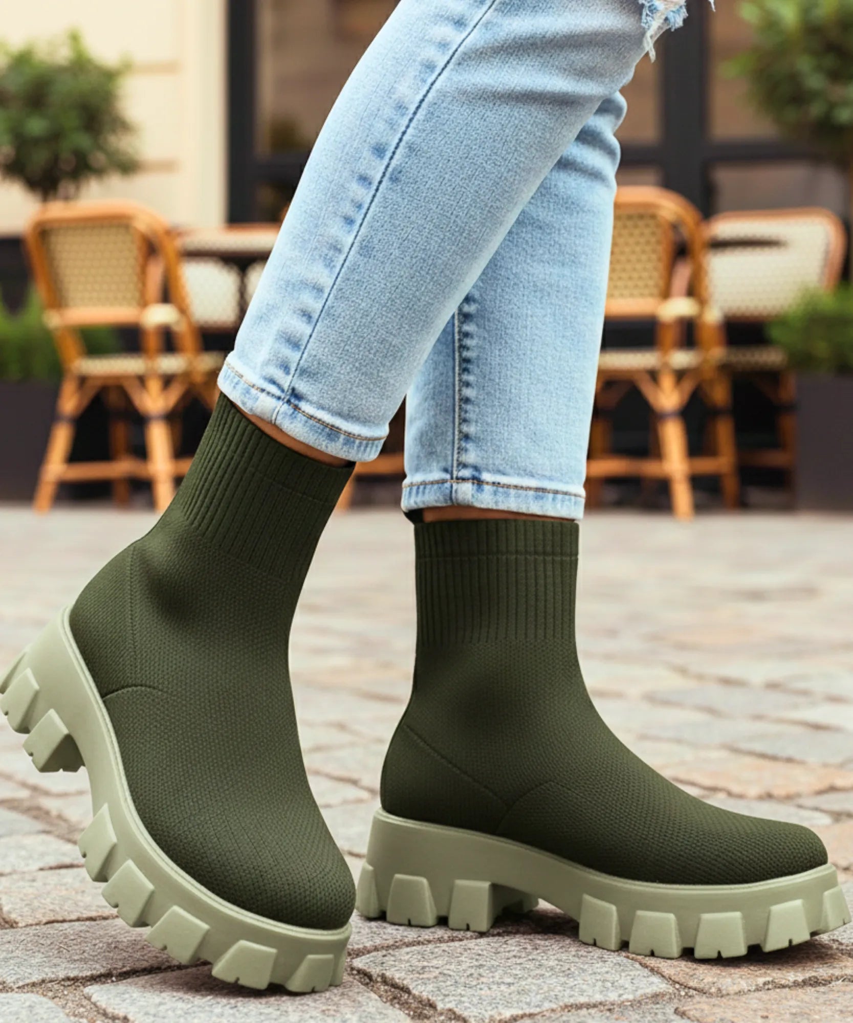 Abbinamento stivale sock boot donna con jeans a gamba dritta