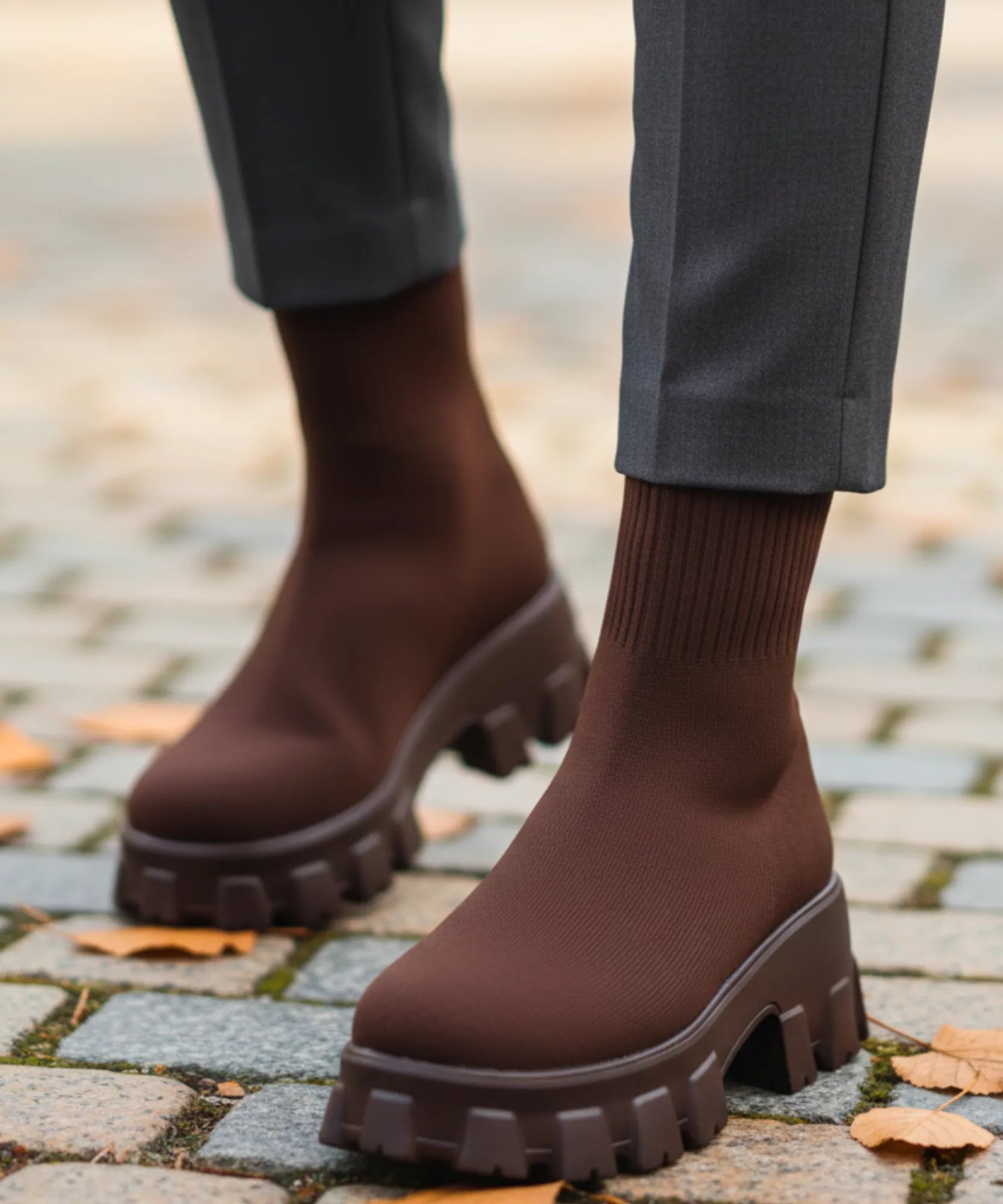 Cinque colorazioni del stivale sock boot donna: cioccolato, nero, avorio, verde, bianco