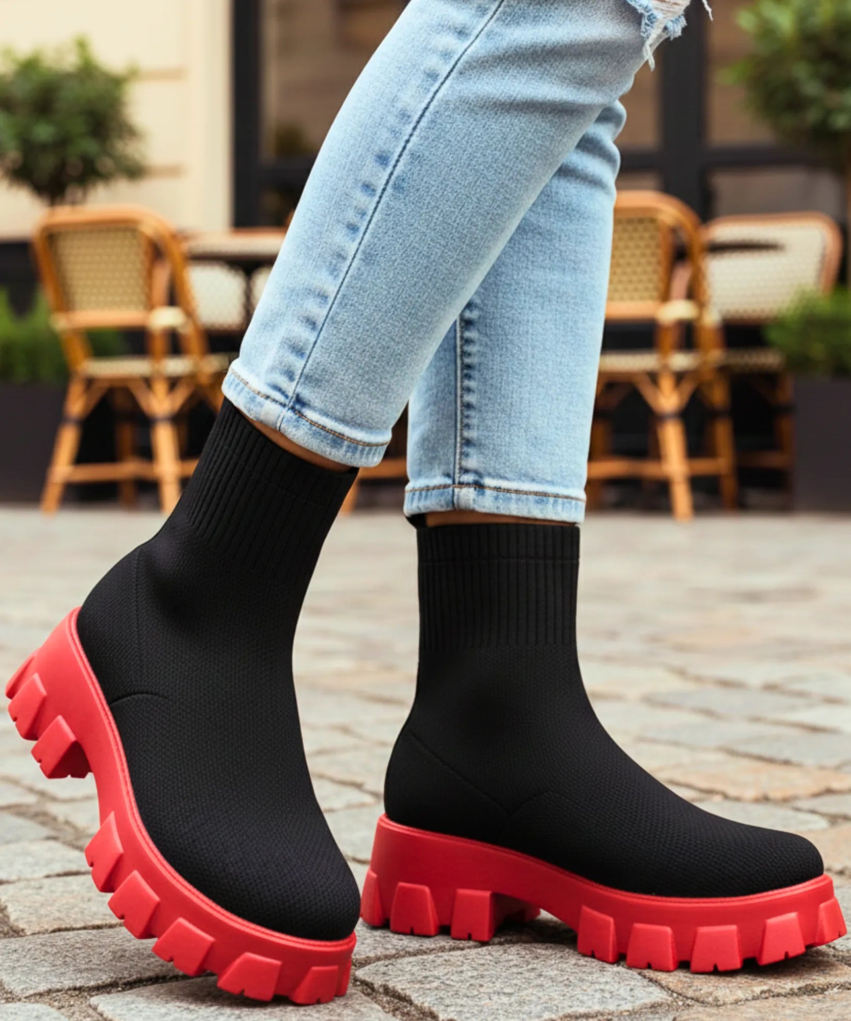 Stivale sock boot bianco donna con suola lug chunky e design tonale
