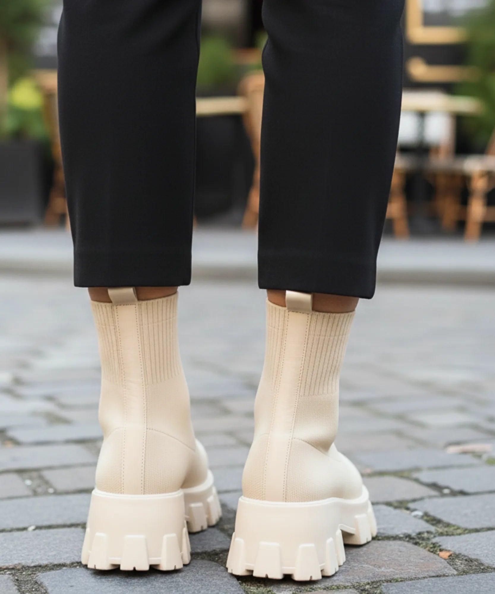 Stivale sock boot nero donna con gambale aderente e suola platform