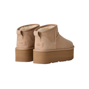 Vista posteriore stivaletti sheepskin platform donna colore sabbia