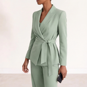 Completo donna elegante blazer con cintura e pantalone a gamba larga beige