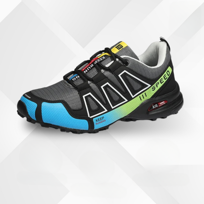 Coppia di sneaker da trekking Trekko su sfondo bianco