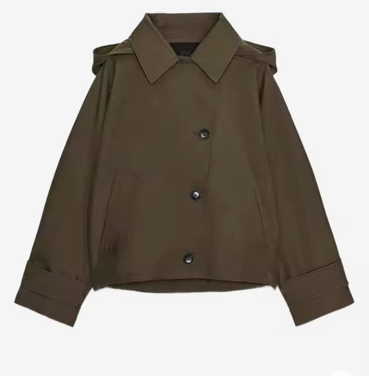Dettaglio chiusura bottoni trench coat donna Mirela beige