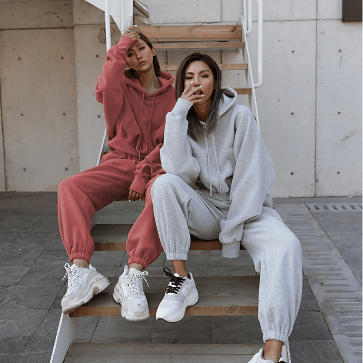 Tuta sportiva donna in cotone rosa salmone con felpa con cappuccio e pantalone coordinato